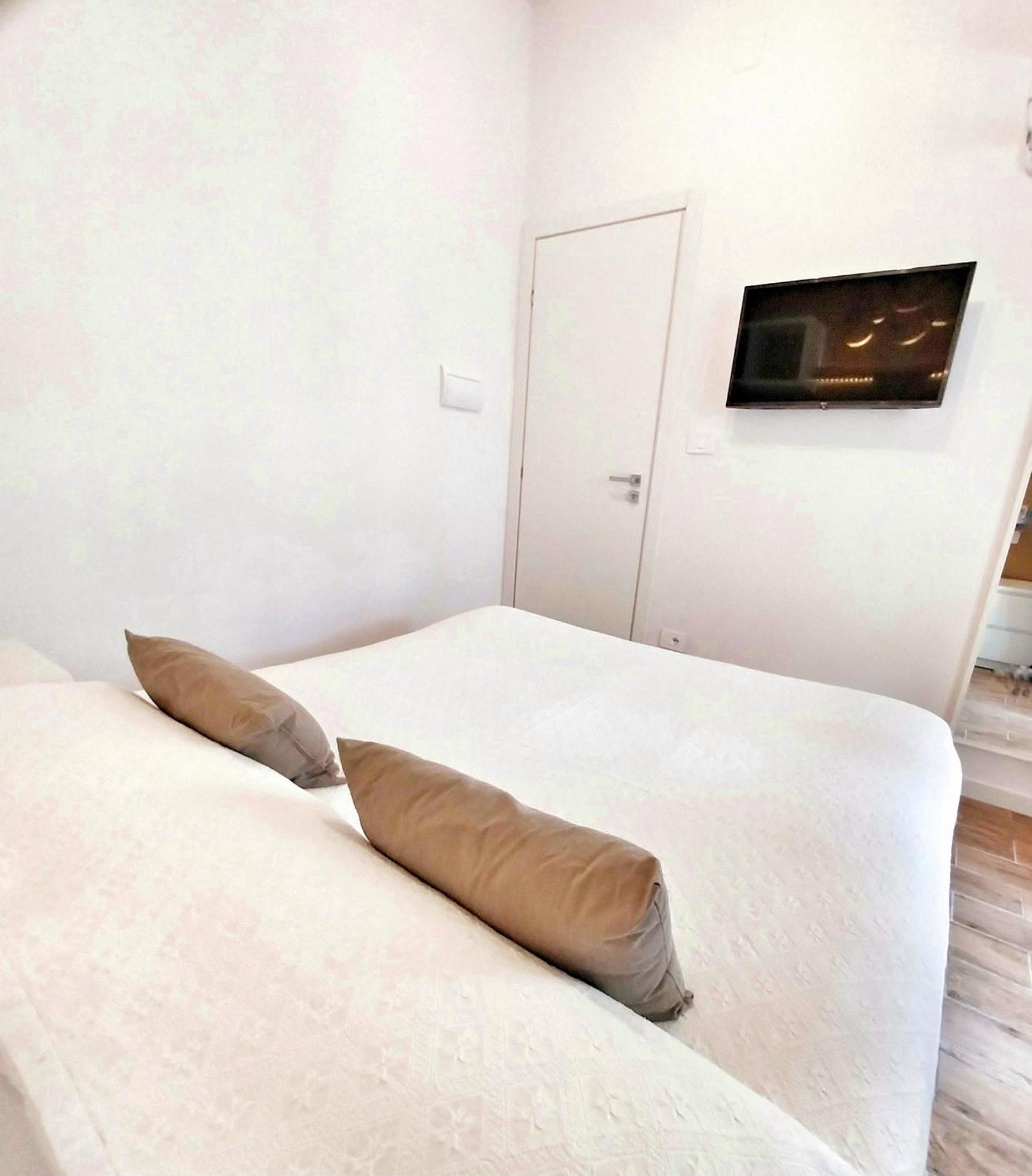 Attic Apartment راباللو المظهر الخارجي الصورة